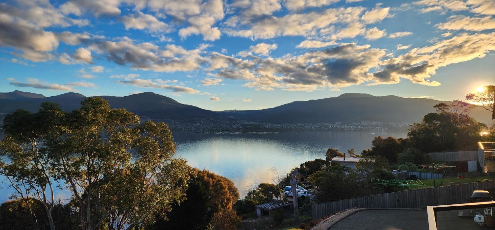 Waterfront Abode - 2 Bedrooms Hobart Exteriör bild